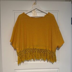Mustard Yellow Knit Fringe Top

Never worn